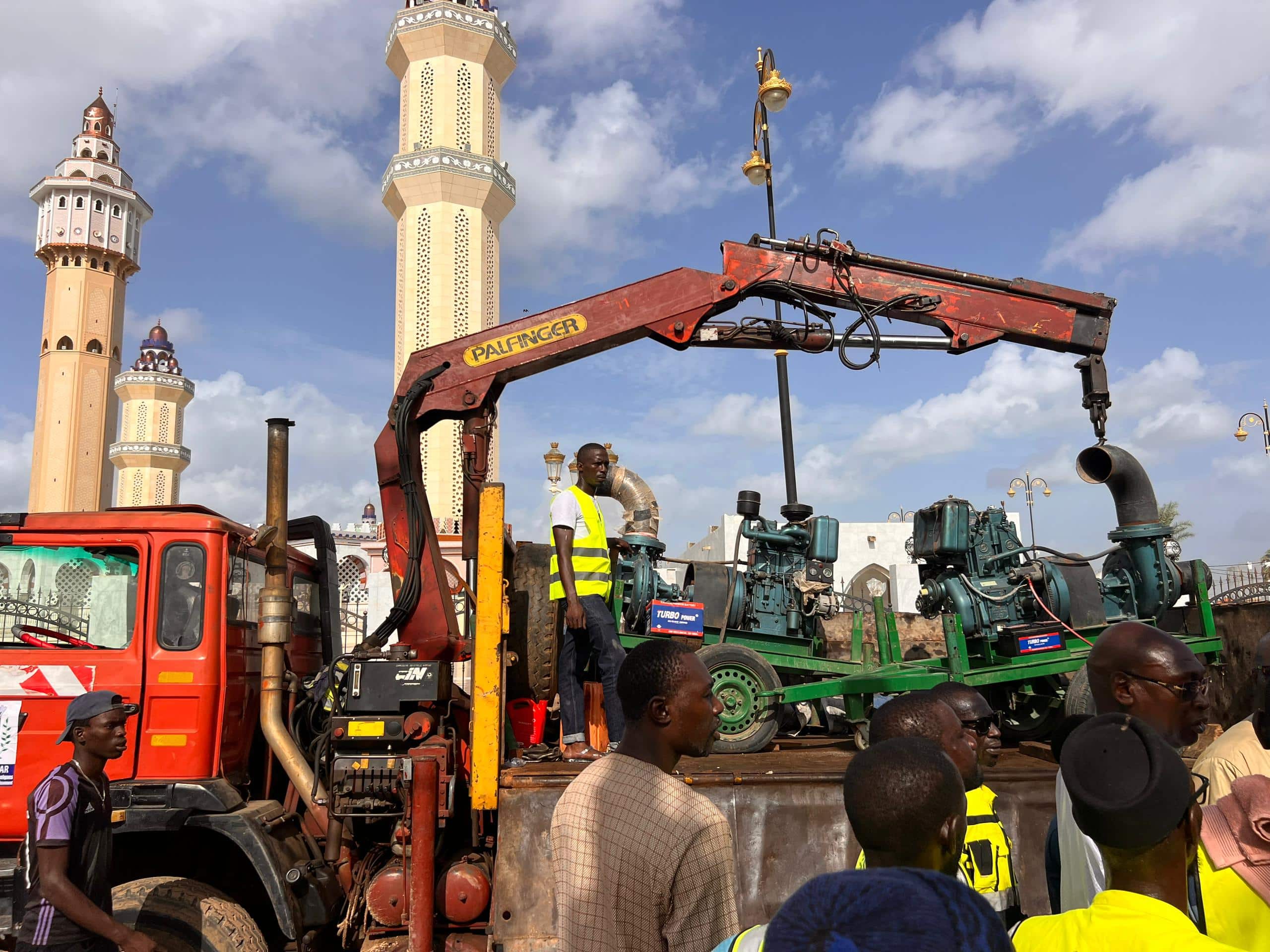 Le Maire de Dakar Barthélémy Dias au secours des populations de Touba touchées par les inondations