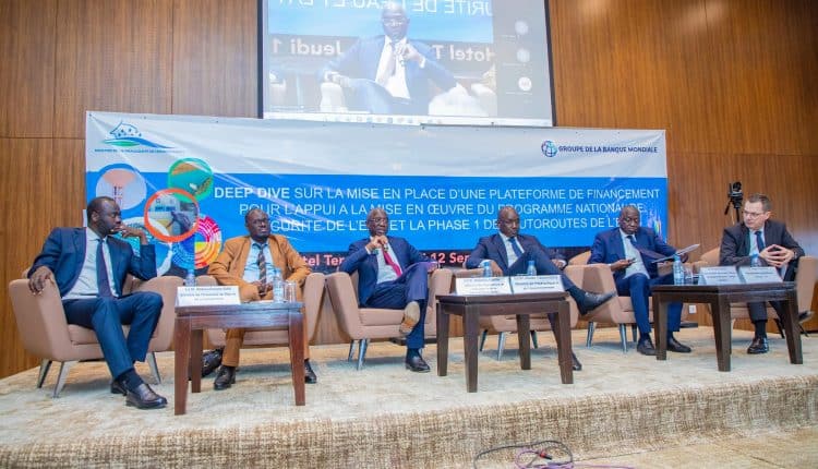 Les Autoroutes de l'Eau : Abdoul Niang (DG SONES) participe à une rencontre avec les bailleurs