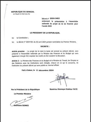 Assemblée nationale : Les décrets ordonnant présentation des projets de loi portant abrogation du CESE et du HCCT