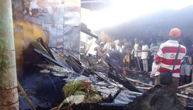 Ziguinchor : Vi0lent incendie au marché Boucotte
