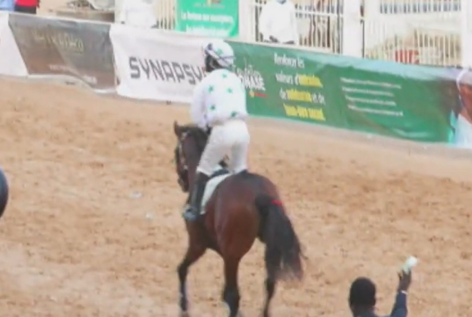 10e JOURNÉE DE COURSE HIPPIQUE À KAOLACK : DES VICTOIRES ÉCLATANTES SUR LA PISTE