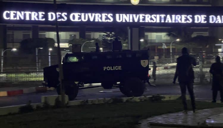 Université Cheikh Anta Diop : Une nuit agitée entre étudiants et forces de l’ordre