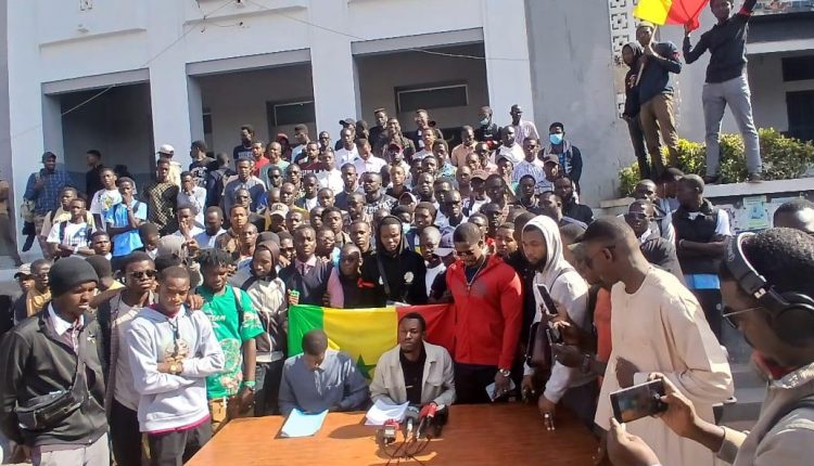 Université Cheikh Anta Diop : Les étudiants étalent leur colère contre le ministre de l’Enseignement supérieur