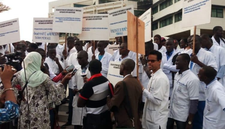 Santé : Le syndicat des médecins annonce une grève générale de 48 heures