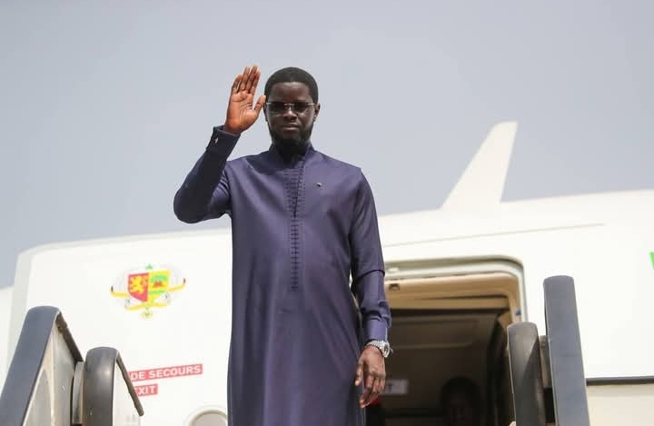 Bissau : Diomaye achève sa visite et fait cap sur Dakar