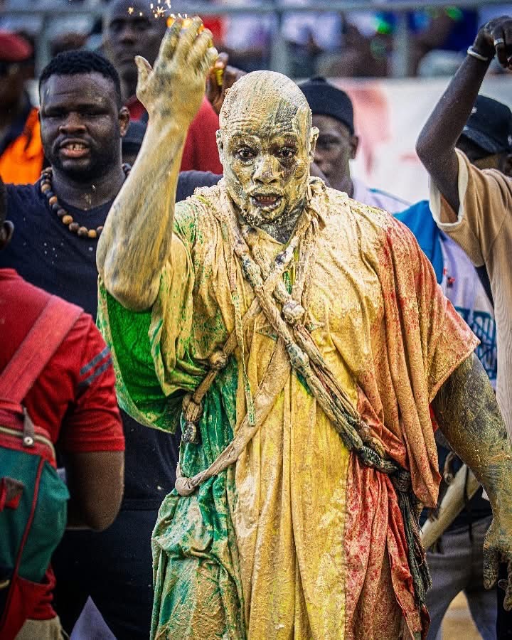 Tenues militaires, effigies, drapeaux : le CNG dit stop