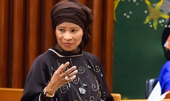 Aïssata Tall Sall et ses collègues de Takku Wallu en conférence de presse, ce lundi