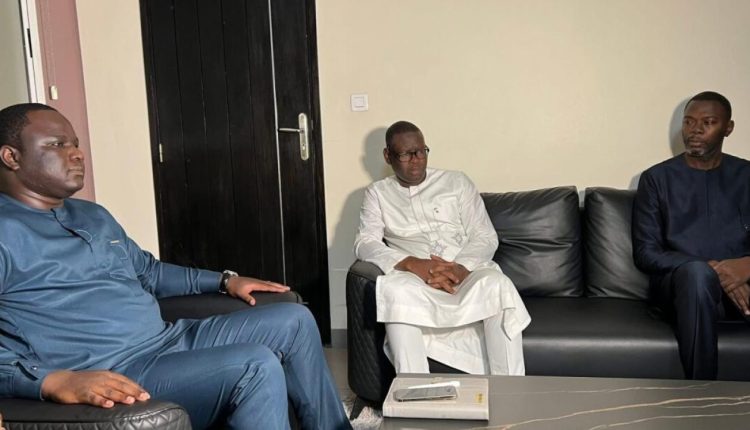 Boully Galissa (Pastef) critique Déthié Fall : "Il viole la législation des horaires de travail..."