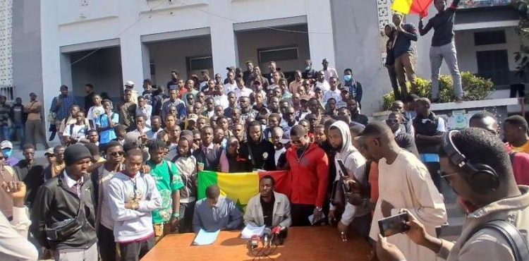 Tensions à l’UCAD : le Collectif rejette les déclarations du ministre sur les bourses