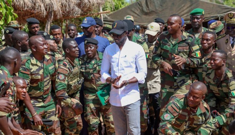 Casamance : Le Président Bassirou Diomaye Faye salue l’engagement des forces armées