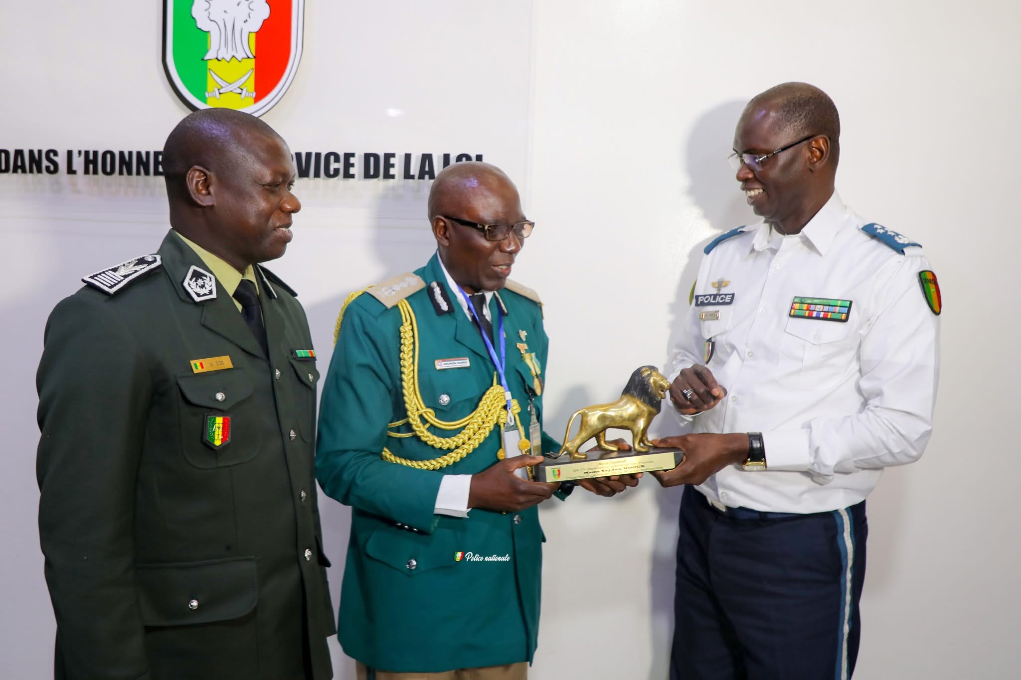 Coopération pénitentiaire : Le DG de la Police a reçu le DG des Services pénitentiaires de la Gambie