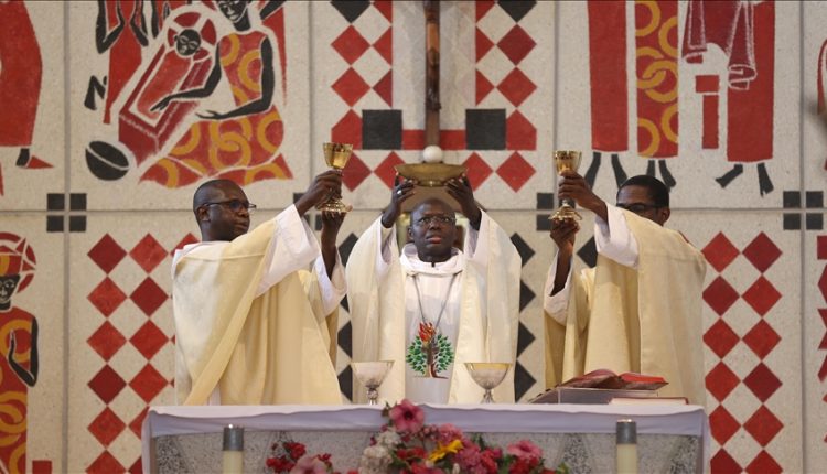 Noël 2025 : les catholiques célèbrent la naissance de Jésus-Christ