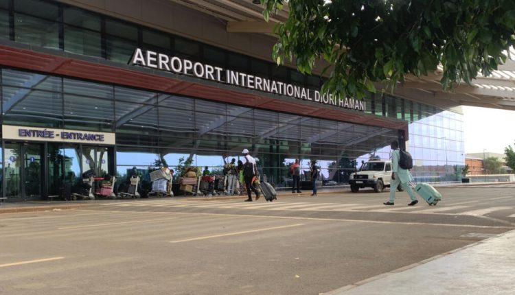 Niger : des tirs et des détonations à l’aéroport de Niamey