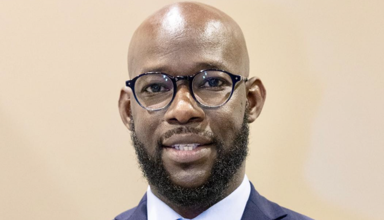 Le luxe des députés, la pauvreté du peuple (Par Aly Bathily)