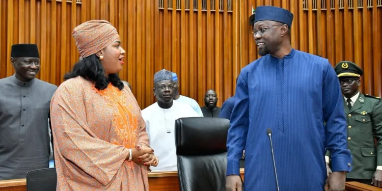 Sonko à l&rsquo;assemblée : « Il est le seul Pm à respecter l&rsquo;article 104 du RIAN », selon Marie Rose Faye