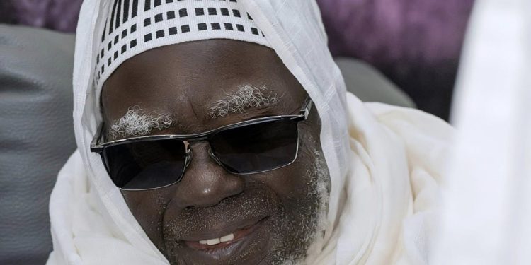 Addiya : La famille de Serigne Sonhibou Mbacké remet une enveloppe de 184 millions de FCFA à Serigne Mountakha