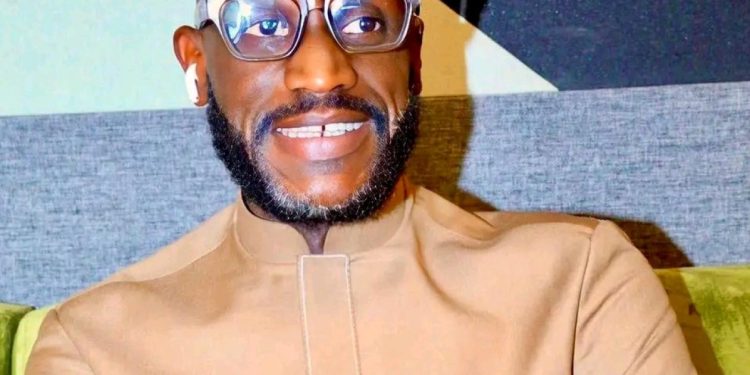 Traité d&rsquo;homosexuel : Sanekh dépose une plainte à la Division spéciale de cybersécurité