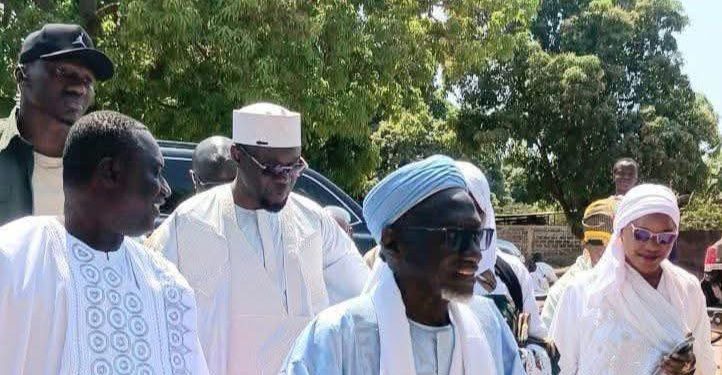 Bignona : Le Premier ministre Ousmane Sonko à la prière du vendredi avec  l’imam Fansou Bodian