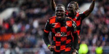 Bamba Dieng-Dembélé, duel au sommet pour le trône des buteurs