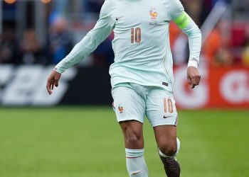 France : Mbappé rejoint Jean-Pierre Papin et marque l’histoire des Bleus