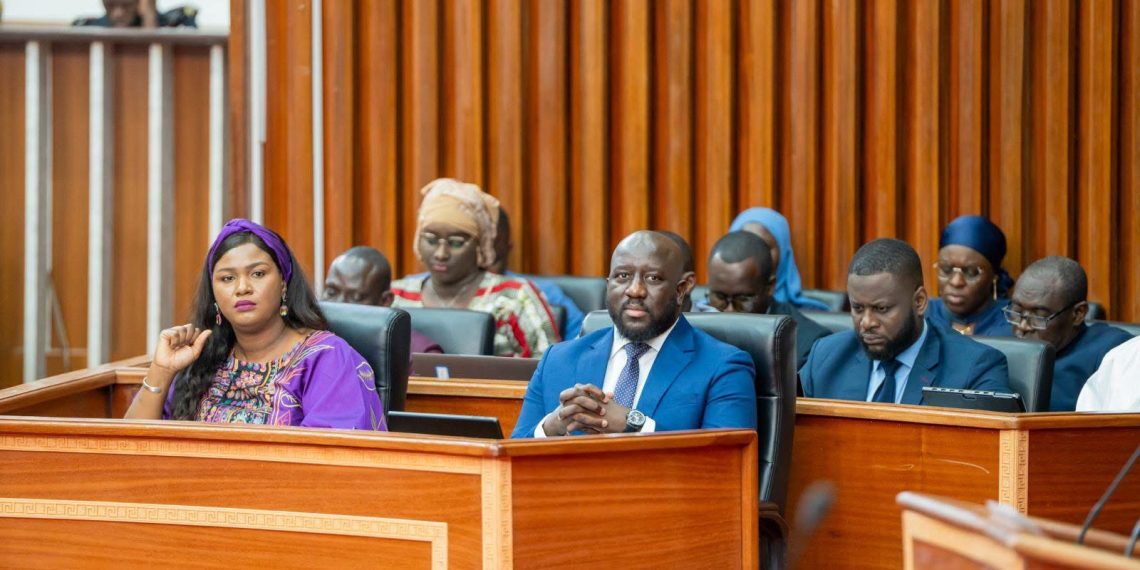 Assemblée nationale : Les députés adoptent le projet de loi portant création du Conseil national de Régulation des Médias (CNRM)