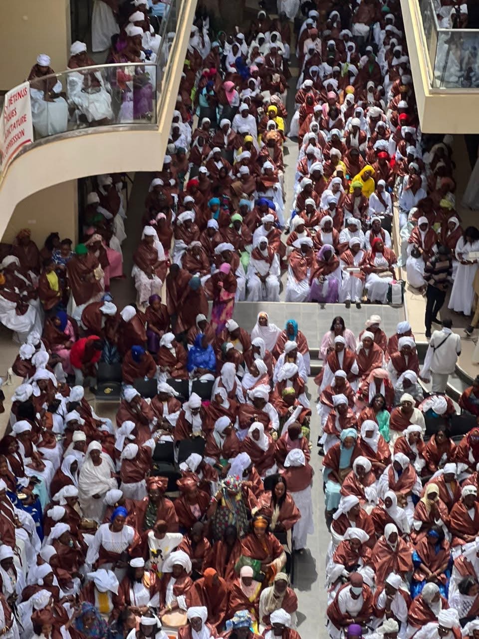 08 Mars : Macky SALL rend un hommage appuyé à toutes les femmes du Sénégal et de la diaspora