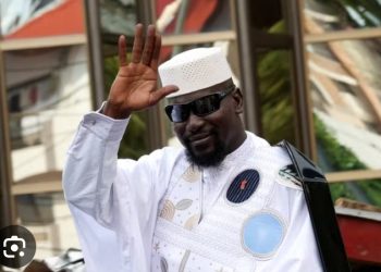 Guinée : le gouvernement dissout 40 partis politiques