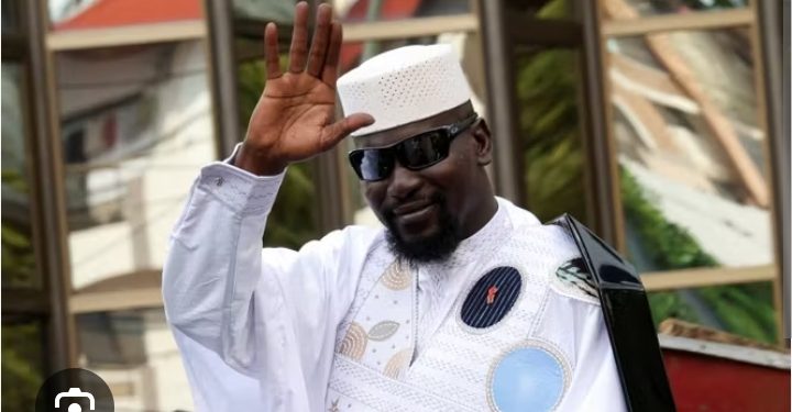 Guinée : le gouvernement dissout 40 partis politiques