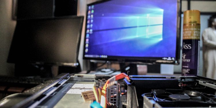 Vol d&rsquo;ordinateurs à la Fonction publique : les 2 agents arrêtés s&rsquo;expliquent