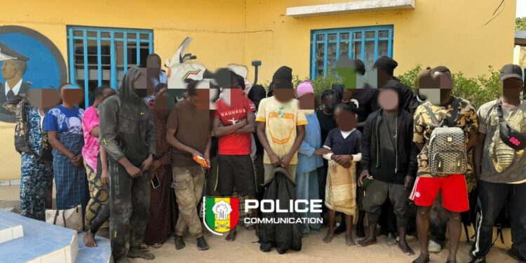 Mbour : 34 migrants interceptés après une avarie en mer