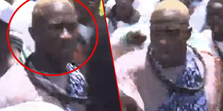 « Dafa Xaptalou… » Ada Fass jette la barrière de sécurité et blesse une journaliste (Vidéo)