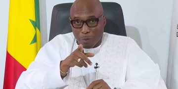 Présidentielle 2029 : Barth&rsquo; renonce à sa nationalité américaine