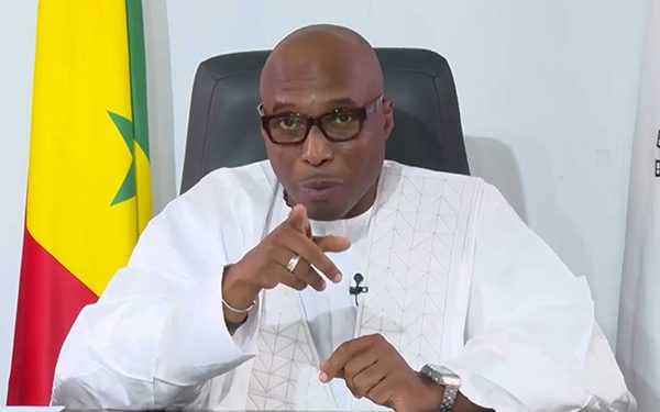 Présidentielle 2029 : Barth&rsquo; renonce à sa nationalité américaine