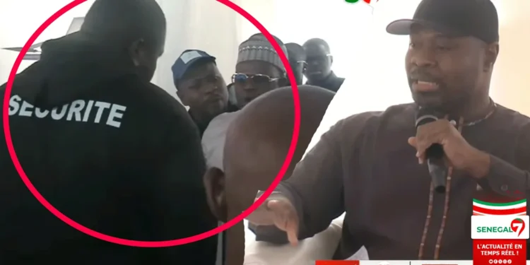 Takhaw Saytou: Incident dans la salle entre GMS et des militants de TAS, la sécurité intervient (Vidéo)