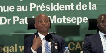 Visite Officielle : Motsepe exprime son engagement envers la FSF et porte un message d’unité