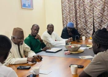 Taxaw Saytu : Y EN A MARRE rencontre Aly Ngouille Ndiaye et PDF