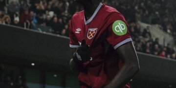 Mercato : Manchester United cible El Hadji Malick Diouf pour concurrencer Luke Shaw