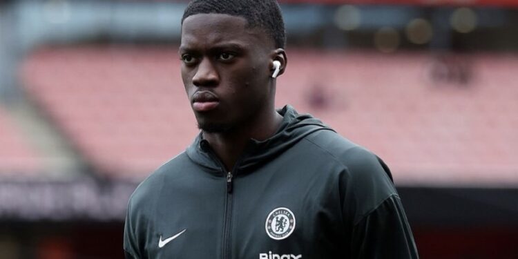 Chelsea : Calum McFarlane justifie l’absence de Mamadou Sarr pour la réception de Tottenham