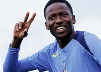Pape Matar Sarr rétabli et disponible pour le déplacement à Villa Park
