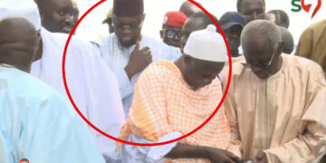 Massalikoul Jinane : L&rsquo;Imam procède au sacrifice de son mouton en présence d&rsquo;Ousmane Sonko (Vidéo)