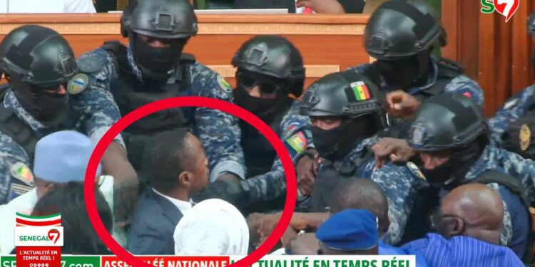 Urgent : la Gign expulsé Abdou Mbow de la salle, Sonko déroule (Vidéo)
