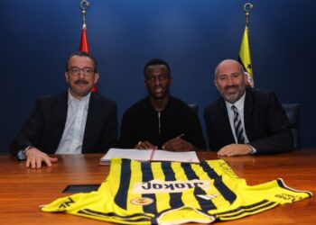 Amara Diouf officiellement présenté par Fenerbahçe