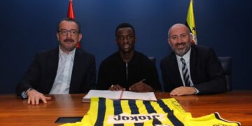 Amara Diouf officiellement présenté par Fenerbahçe
