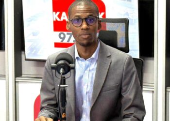 « Les combattre tous », (Par Hamidou Anne)