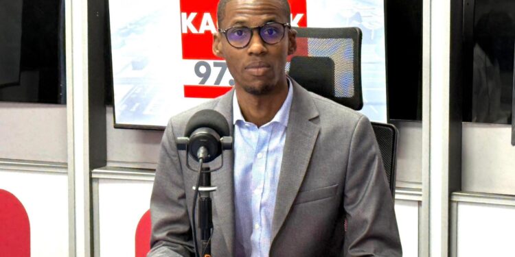 « Les combattre tous », (Par Hamidou Anne)