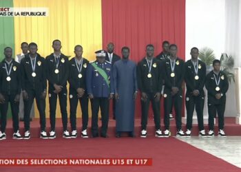 Palais de la République : Les Lions U15 et U17 reçoivent la médaille Gaïndé de la performance