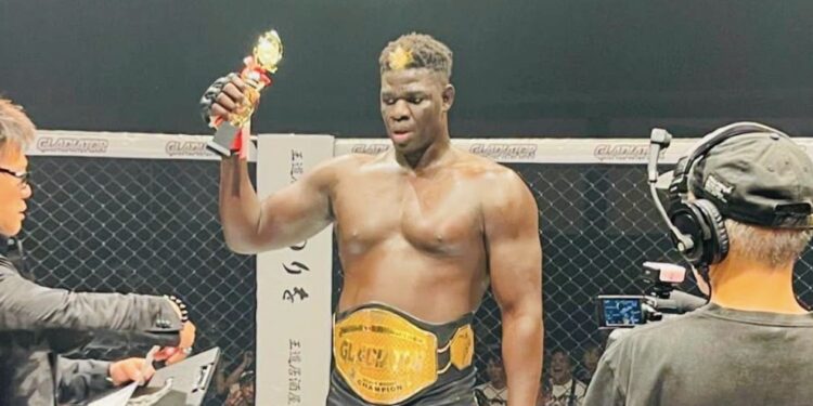 MMA-GLADIATOR : Alboury décroche la ceinture des poids lourds