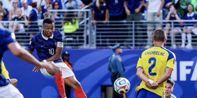 Mondial 2026 : Les Bleus s’imposent face à la Suède (3-0) et filent en 8es de finale