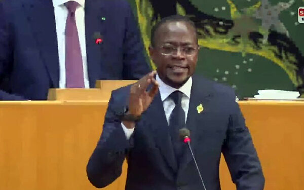 Quand le clown est proclamé roi le palais devient un cirque (Par Abdou Mbow)