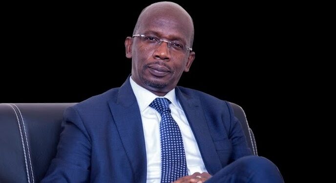 Crise silencieuse dans le parapublic : l’urgence d’une discipline de gouvernance, (Par Lansana Gagny Sakho)